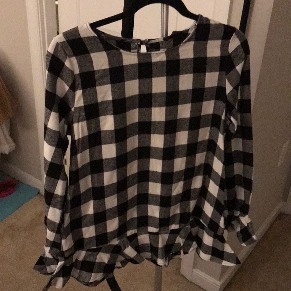 Black/white flannel shirt